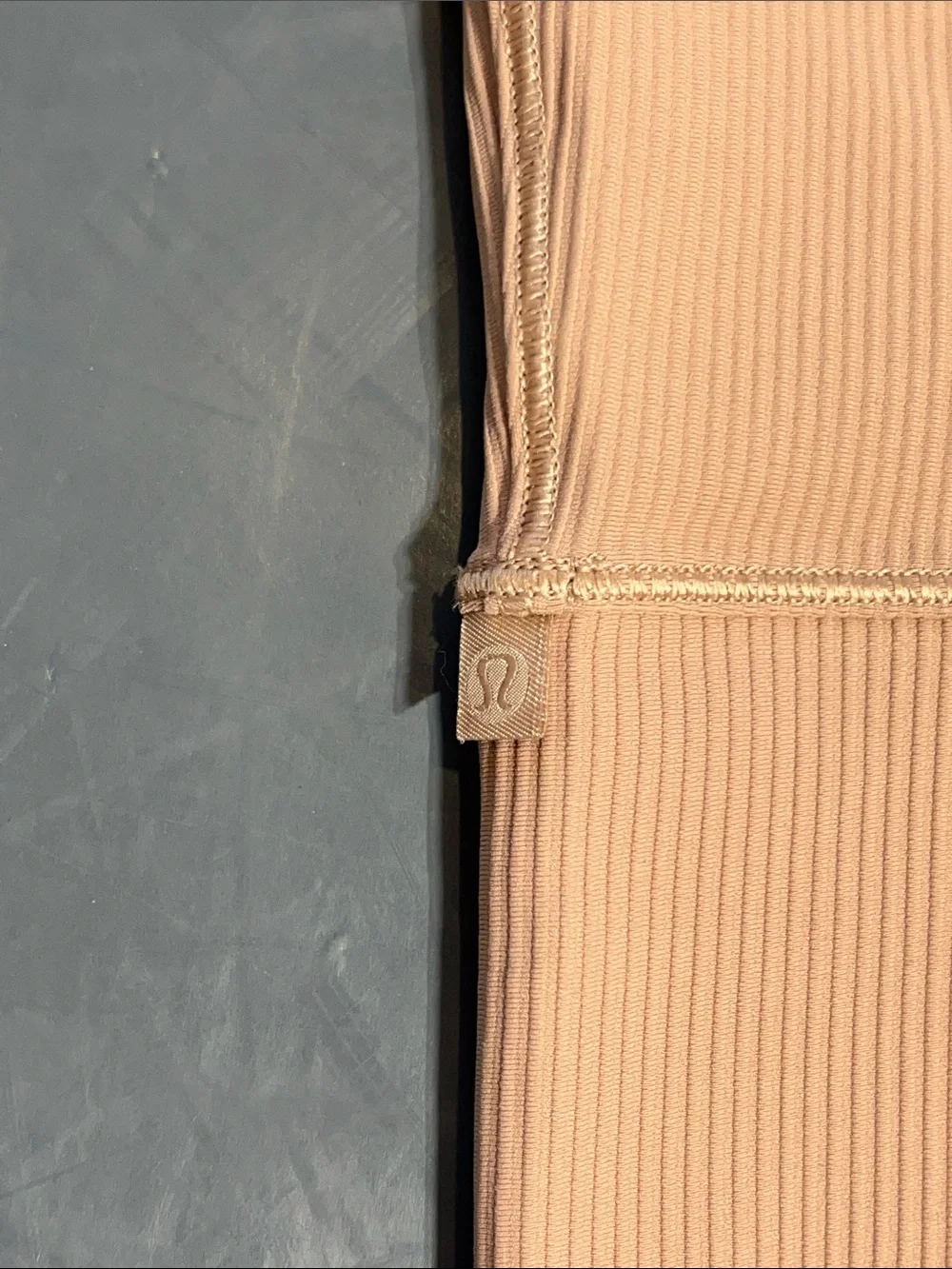 lululemon Power Pivot Ribbed Tank Top - size 4